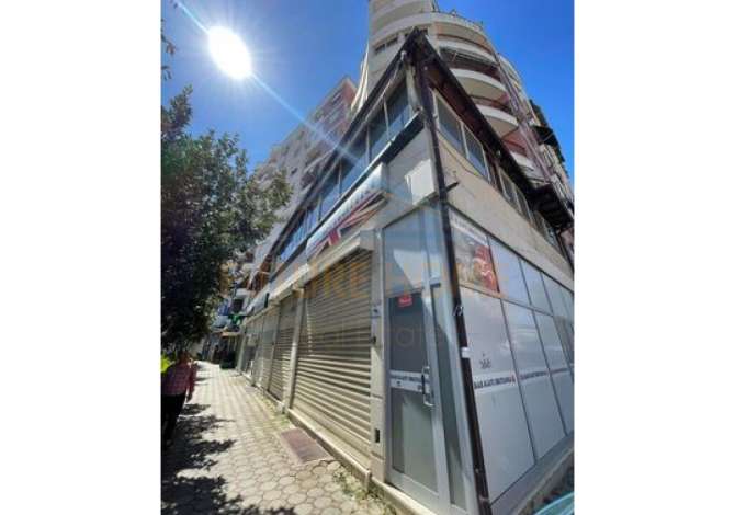  Disponojmë Ambient Biznesi për Qera te rruga  "Besim Alla ", Tirane
