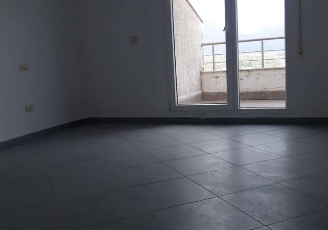 House for Sale in Tirana 2+1 Emty  The house is located in Tirana the "Kamez/Paskuqan" area and is .
Thi