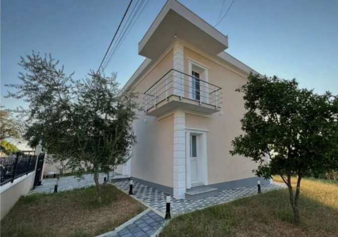 Casa in vendita a Tirana 4+1 Arredato  La casa si trova a Tirana nella zona "Kamez/Paskuqan" che si trova ,

