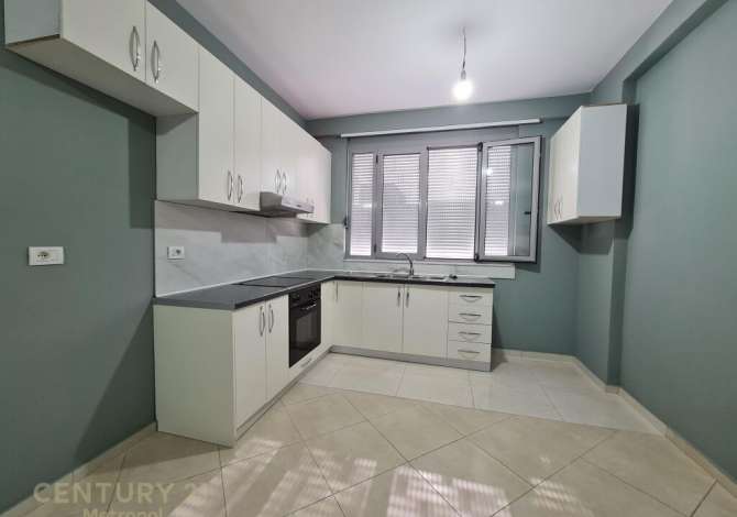 House for Sale in Tirana 2+1 Emty  The house is located in Tirana the "Kamez/Paskuqan" area and is (<s