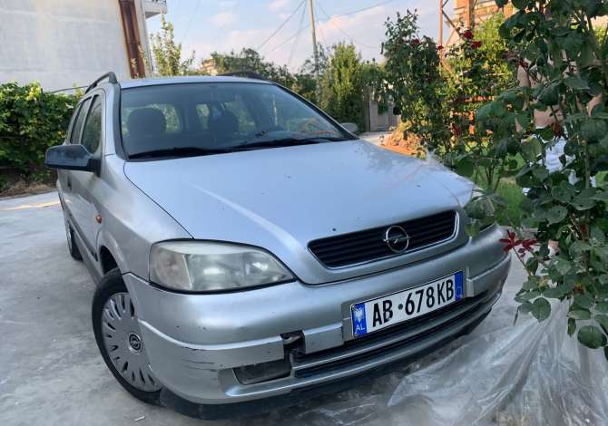 Auto in Vendita Opel 1999 funziona con Diesel Auto in Vendita a Tirana vicino a "Komuna e parisit/Stadiumi Dinamo" .