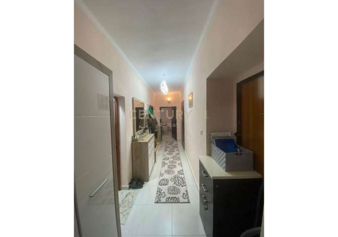  Apartamenti 2+1 në Rrugën e Elbasanit, Tiranë është në shitje për 250,000