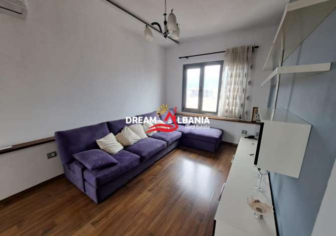 Apartament 2+1 ne shitje prane Pazarit te Ri ne Tirane Afer pazarit te ri, shitet apartament 2+1 ne pallat te ri, siperfaqe 96 m² (80.