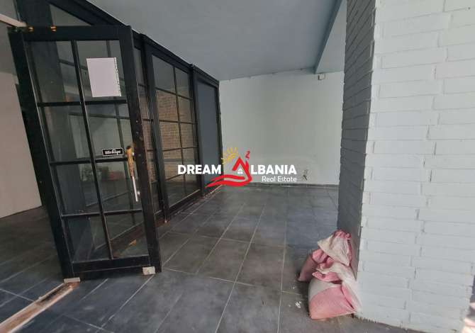Ambjent ne shitje prane Liceut Artistik te rruga e Elbasanit (ID 4171437) Tek liceu artistik , shitet dyqan 160 m² me hipoteke, kati 0 , 2 tualete.

i 