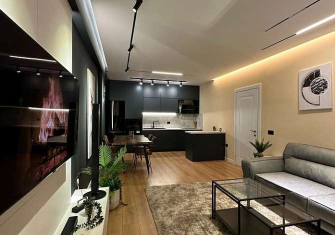  Apartament 1+1 ofrohet per shitje tek kompleksi Kika 1 tek Komuna e Parisit.
Ko