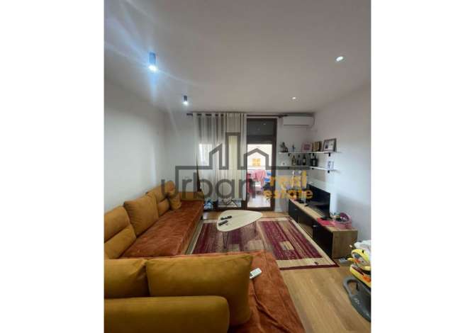 Tirane, jap me qira apartament 1+1+BLK Kati 3, 60 m² 290 Euro (Fresku) Të dhëna mbi apartamentin :

ambient ndenjie + ambient gatimi
dhomë gjumi
