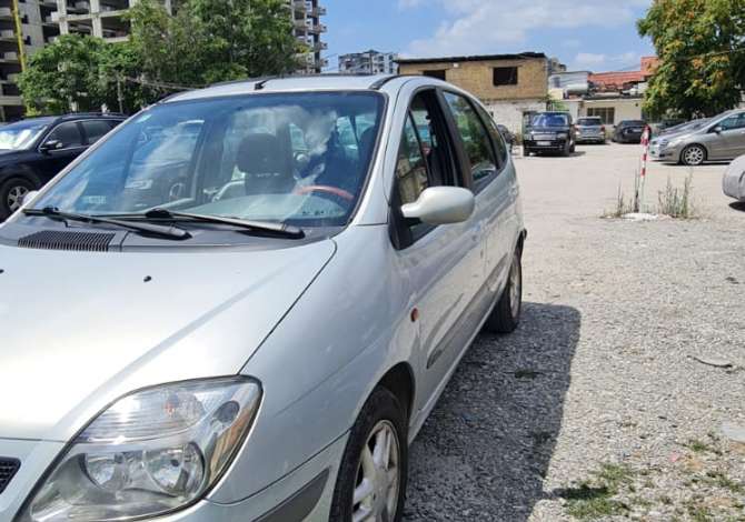 Car for sale Renault 2002 supplied with Diesel Car for sale in Tirana near the "21 Dhjetori/Rruga e Kavajes" area .T