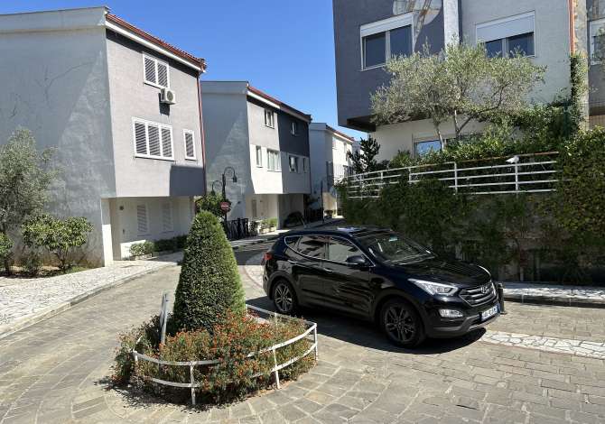 Auto in Vendita Hyundai 2015 funziona con Diesel Auto in Vendita a Tirana vicino a "Kodra e Diellit" .Questa Automatik