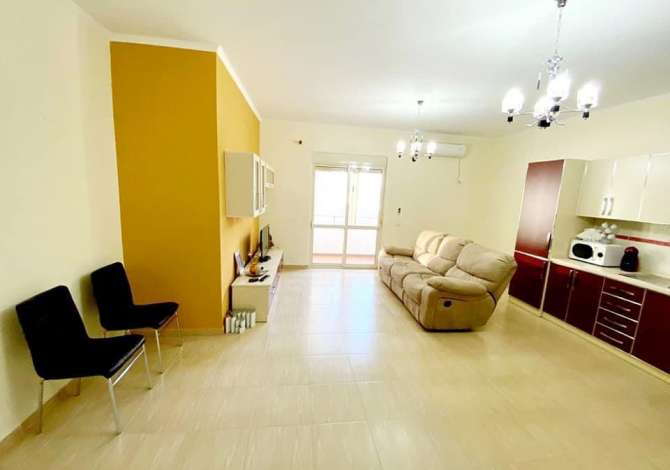  The house is located in Kavaje the "Central" area and is 120.97 km fro