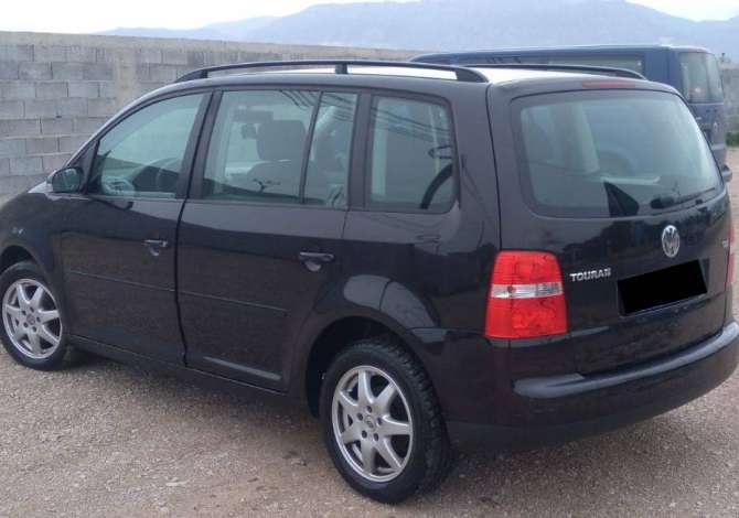 Jepet me qera makina Volkswagen Turan per 30 euro dita  📢jepet me qera makina volkswagen turan 

 👉viti:2007  

 👉nafte 2.0