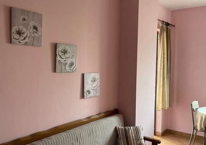  Jepet apartament me qera 1+1  te Komuna Parisit 📍

Apartamenti organizohet 