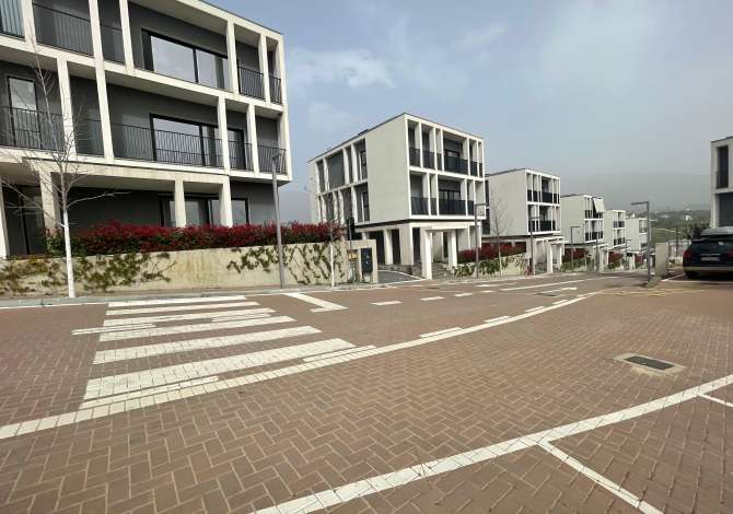 Shitet, Apartament 2+1, Farkë, Tiranë - 217000€ | 128 m² Të dhëna mbi apartamentin :

● ambient ndenjie + ambient gatimi
● 2 dho