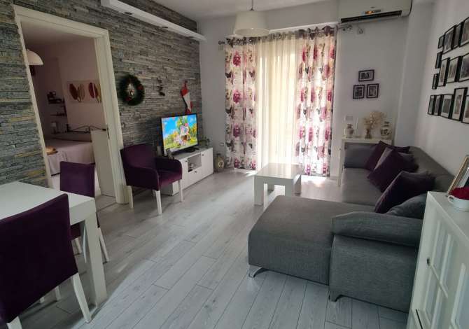 Shitet, Apartament 2+1,Yzberish, Tiranë - 122000€ | 84 m² Të dhëna mbi apartamentin :

● ambient ndenjieje + ambient gatimi

● 2