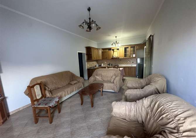 Qera, Apartament 3+1 ,Allias, Tiranë - 350€ | 100 m² Të dhëna mbi shtëpinë :

● ambient ndenjie + ambient gatimi

● 3 dho