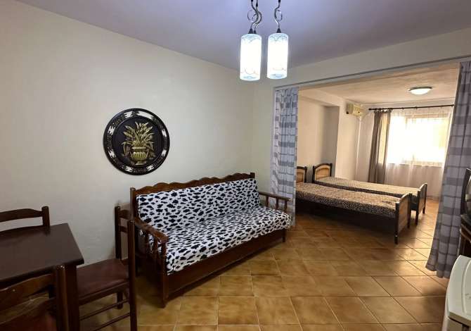 Qera, Apartament 1+1,Myslym Shyri, Tiranë - 350€ | 55 m² Të dhëna mbi shtëpinë :

● ambient ndenjie + ambient gatimi

● dhom�