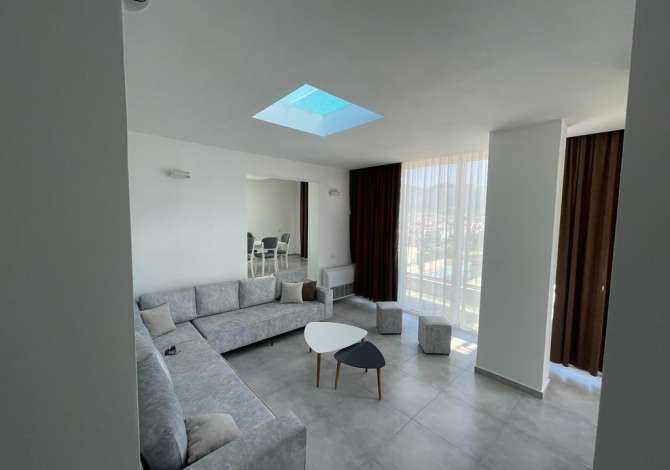 Qera, Vilë 3-katëshe,Rezidenca Kodra Diellit - 1500€ | 300 m² Përshkrimi:

- 3 kate siperfaqe neto 300 m2

- sip toke 40 m2

- 2 sallon