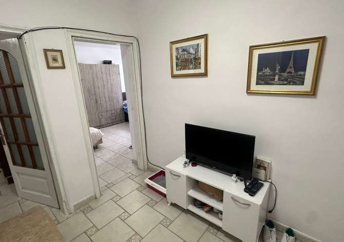 Qera, Apartament 2+1, Xhamlliku, Tiranë - 350€ | 64 m² Të dhëna mbi apartamentin :

● ambient ndenje + ambient gatimi
● 2 dhom