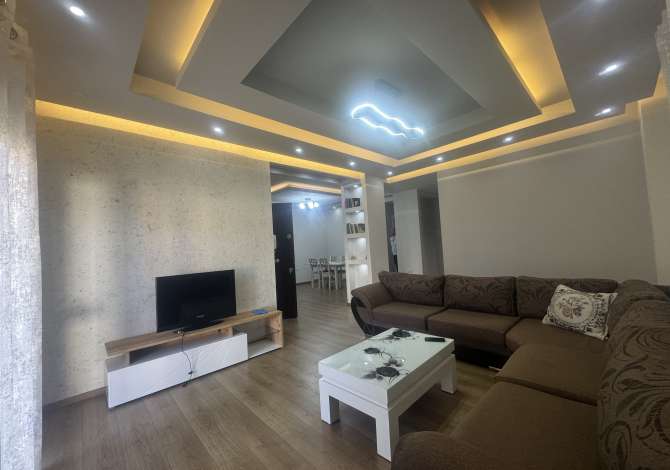  The house is located in Tirana the "Fresku/Linze" area and is 3.21 km 