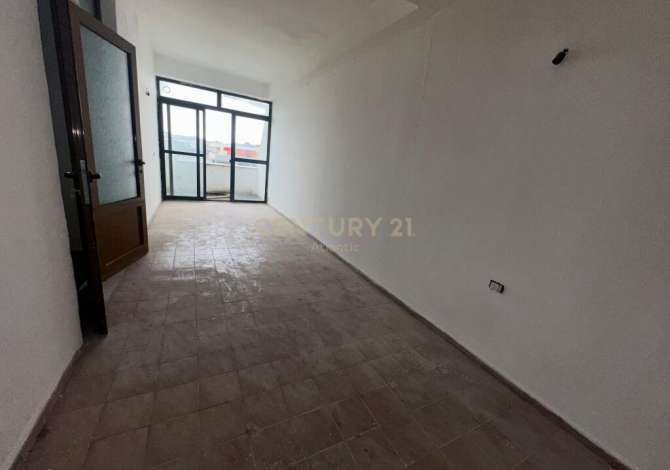House for Sale in Durres 3+1 Emty  The house is located in Durres the "Shkembi Kavajes" area and is (<