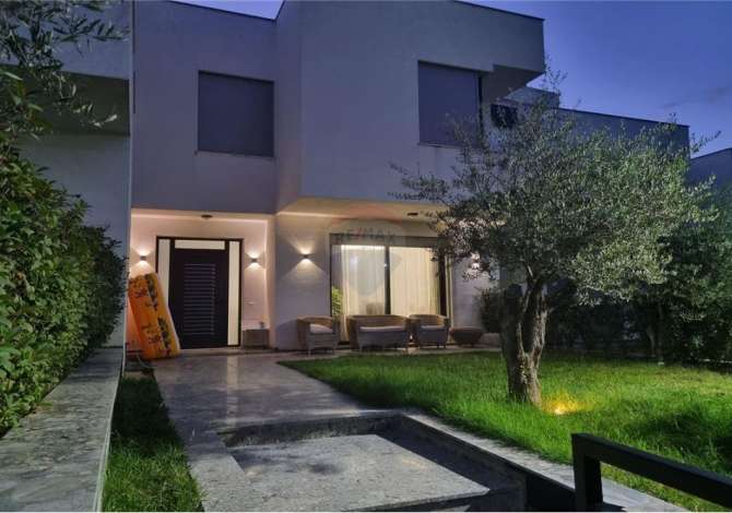Casa in affitto a Tirana 4+1 Arredato  La casa si trova a Tirana nella zona "Kodra e Diellit" che si trova ,
