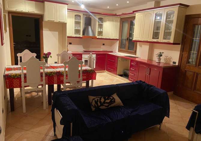 House for Rent in Tirana 2+1 Furnished  The house is located in Tirana the "Zone Periferike" area and is .
Th