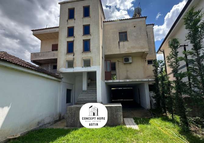  La casa si trova a Tirana nella zona "Kamez/Paskuqan" che si trova 2.7