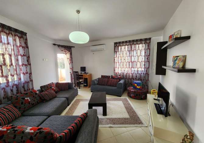  The house is located in Tirana the "Fresku/Linze" area and is 4.38 km 