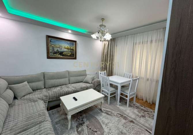  La casa si trova a Tirana nella zona "Zone Periferike" che si trova 2.