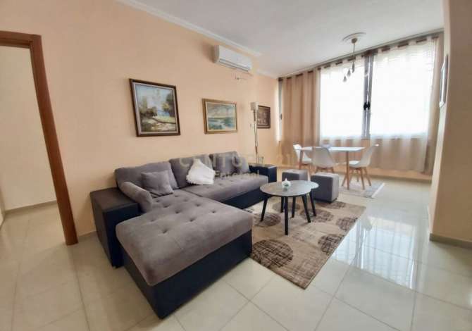 Apartament 2+1 Per Qera Tek Garda Japim apartament 2+1 me qera tek garda 700 euro neto.
apartamenti ndodhet ne ka
