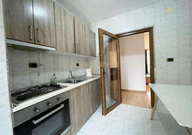  Apartament 3+1 per qira ne Laprake

• Kati i 4-të, pallat me ashensor, buze