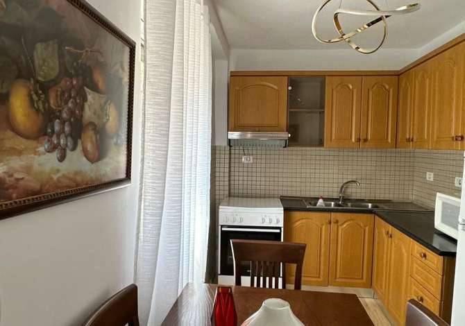 Jepet apartament me qera 2+1 550 Euro Sheshi Willson  Jepet apartament me qera 2+1 550 euro sheshi willson 