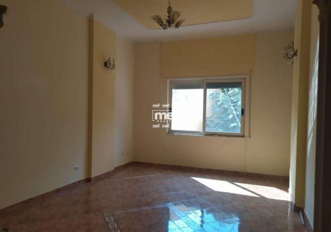 House for Sale in Durres 2+1 Emty  The house is located in Durres the "Central" area and is .
This House
