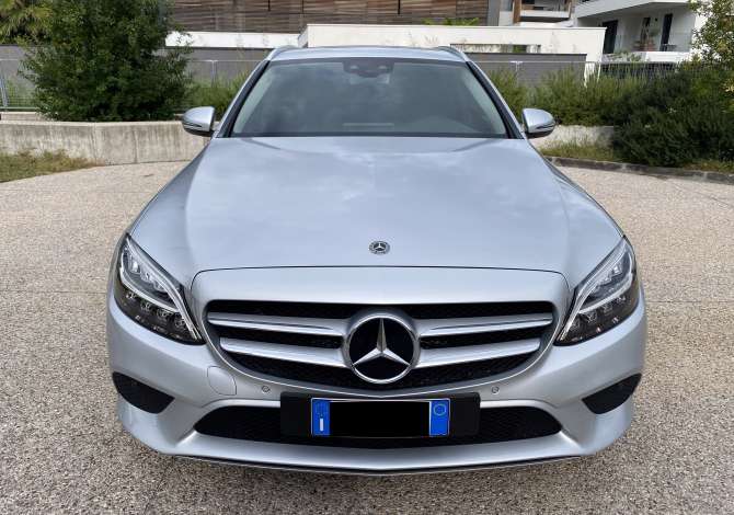 Auto in Vendita Mercedes-Benz 2019 funziona con Diesel Auto in Vendita a Valona vicino a "Lungomare" .Questa Automatik Merce