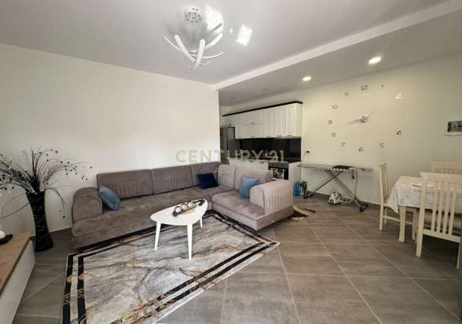  The house is located in Durres the "Central" area and is 68.62 km from