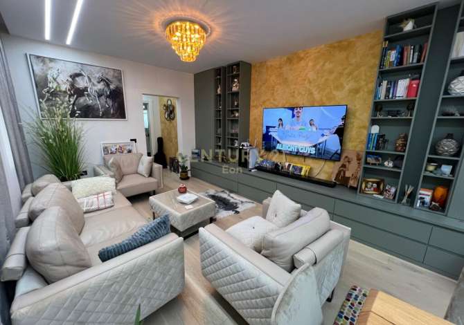  The house is located in Durres the "Central" area and is 1.28 km from 