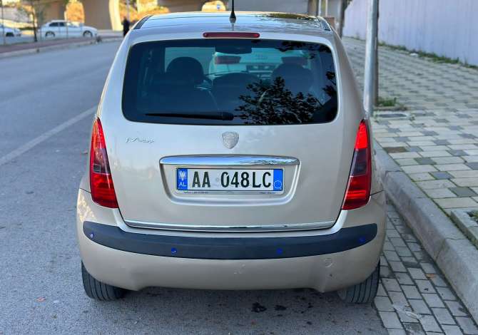 Car for sale Lancia 2005 supplied with gasoline-gas Car for sale in Tirana near the "21 Dhjetori/Rruga e Kavajes" area .T