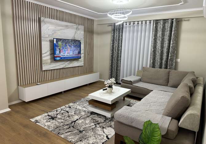 House for Rent in Pogradec 2+1 Furnished  The house is located in Pogradec the "Central" area and is .
This Hou