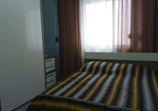 Daily rent and beach room in Durres 1+1 Furnished  The house is located in Durres the "Plepa" area and is .
This Daily r