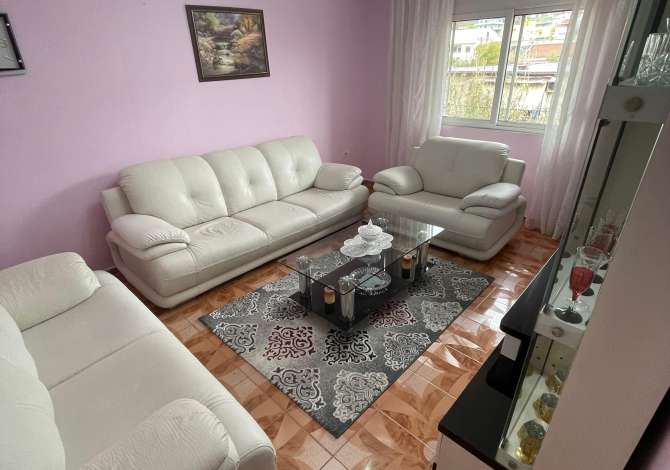 Casa in vendita a Tirana 2+1 Arredato  La casa si trova a Tirana nella zona "Ysberisht/Kombinat/Selite" che s