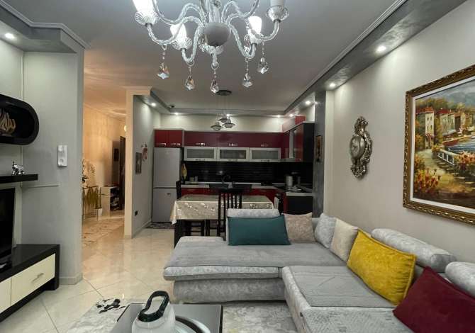  🏡Shitet Super Apartament 2+1+ballkon 
📍Ish Profarma,Varri Bamit
📌 Kat