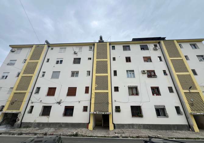  Apartamenti 2+1 gjendet ne lagjen "Clirim" prane shkolles "Mehmet