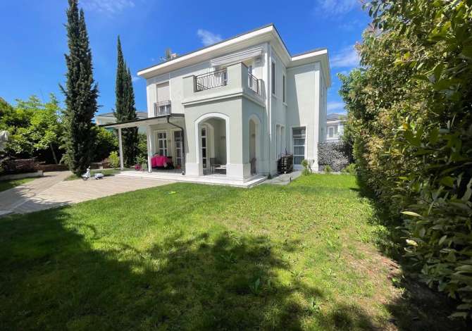  La casa si trova a Tirana nella zona "Zone Periferike" che si trova 3.