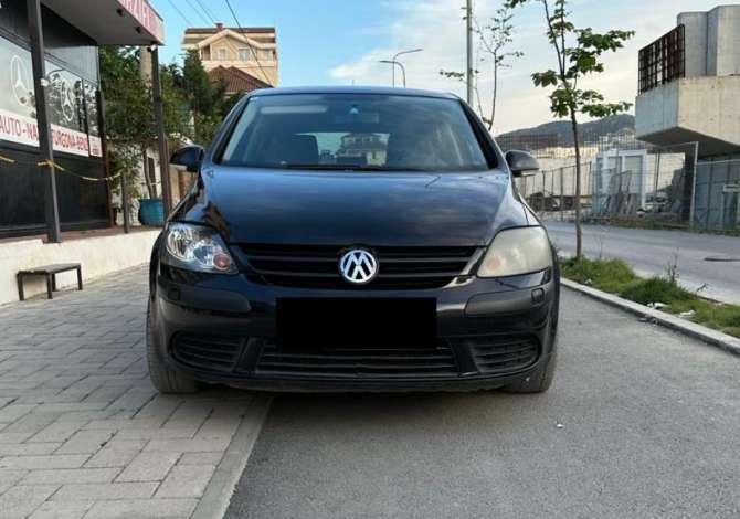 Noleggio Auto Albania Volkswagen 2008 funziona con Diesel Noleggio Auto Albania a Tirana vicino a "Zone Periferike" .Questa Man