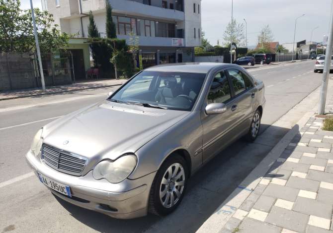 Auto in Vendita Mercedes-Benz 2003 funziona con Diesel Auto in Vendita a Tirana vicino a "Kamez/Paskuqan" .Questa Manual Mer