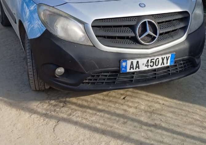 Auto in Vendita Mercedes-Benz 2015 funziona con Diesel Auto in Vendita a Tirana vicino a "Vore" .Questa Manual Mercedes-Benz