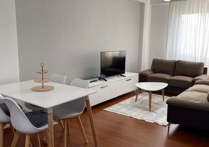  Apartament me qera
Delijorgji 
i mobiluar 
Kati 8
81 m2 
500 euro 
 
SHTE