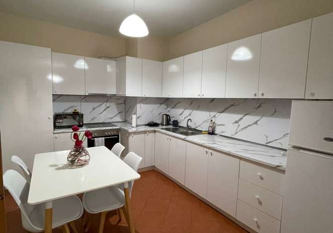  Apartament me qera
Sheshi Willson 
i mobiluar 
Kati 7
85 m2 

850 euro 
 