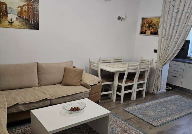 Apartament ne shitje 2+1 130,000€ Vasil Shanto Tiran  ⏰shitet apartament 2+1
📍kesh, vasil shanto 
🏢kati 3 , pallat ekzistues