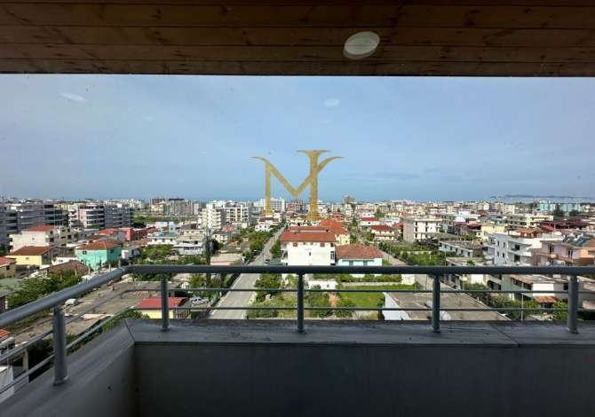 House for Sale in Durres 2+1 Emty  The house is located in Durres the "Shkembi Kavajes" area and is .
Th