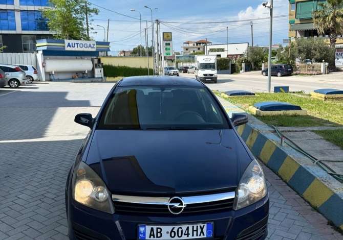 Car for sale Opel 2006 supplied with Gasoline Car for sale in Fier near the "Central" area .This Automatik Opel Car